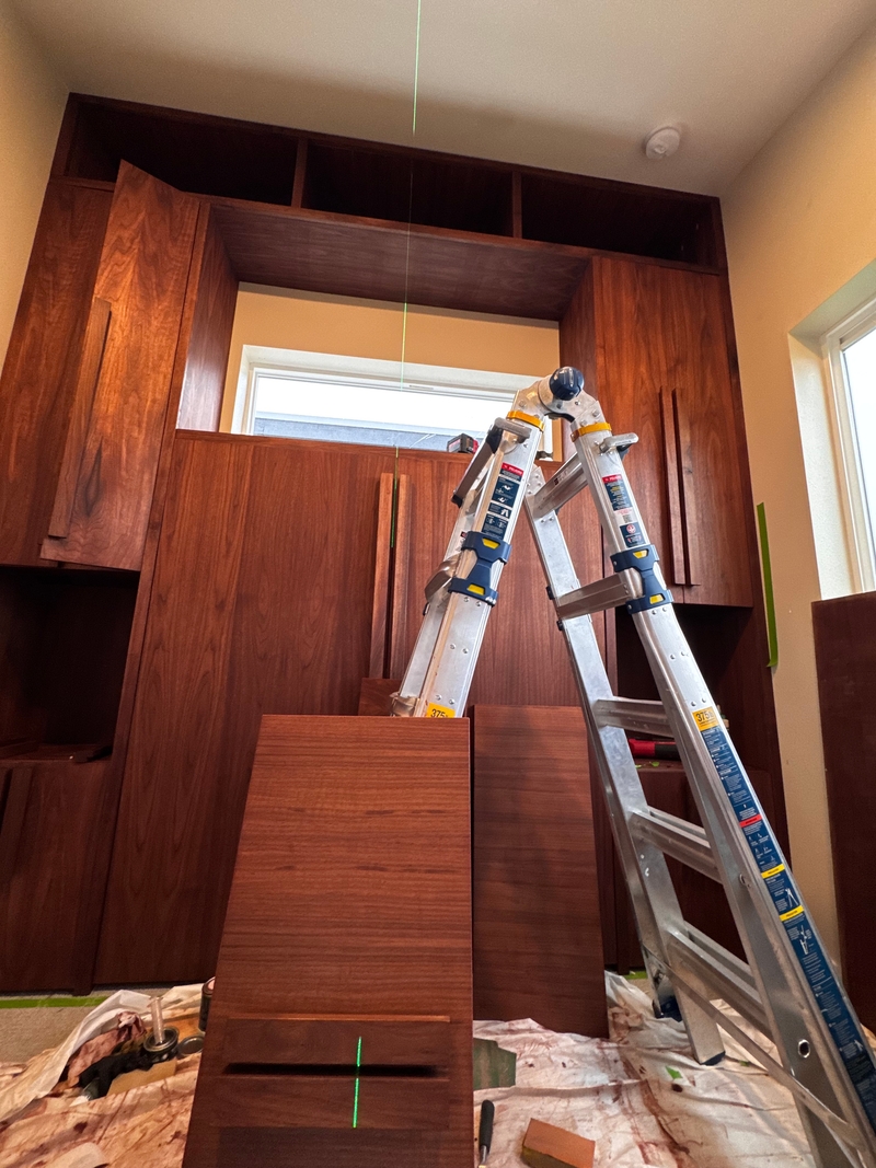 Assembling the murphy bed slide‑out mechanism